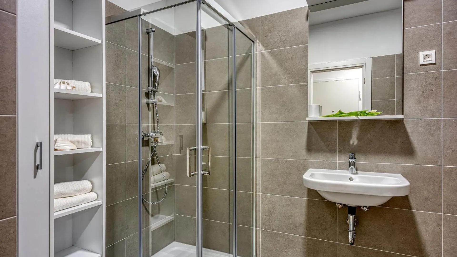 Cikat Bay Modern Apartment - Happy Rentals Mali Losinj Croatia