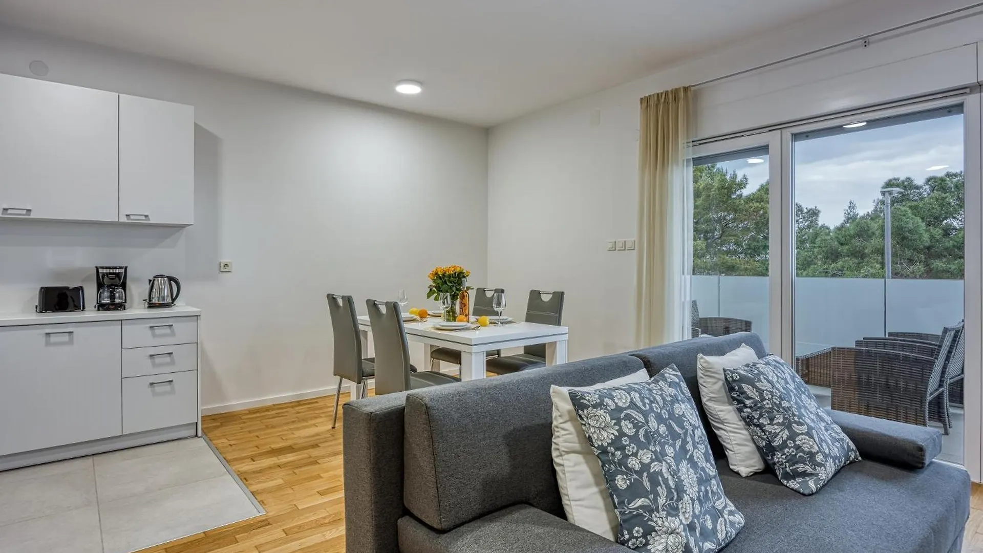 Cikat Bay Modern Apartment - Happy Rentals Mali Losinj Croatia