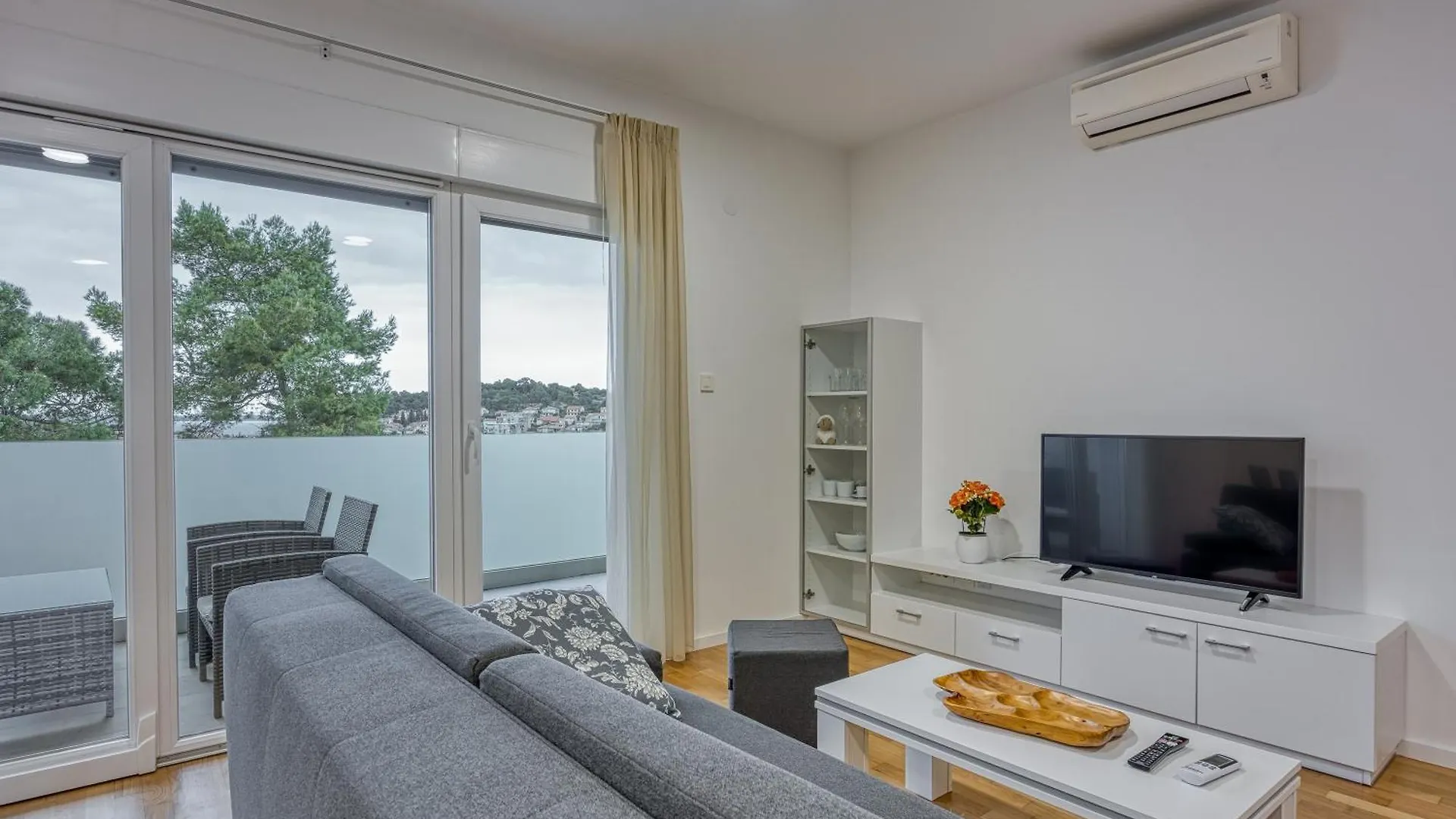 Cikat Bay Modern Apartment - Happy Rentals Mali Lošinj