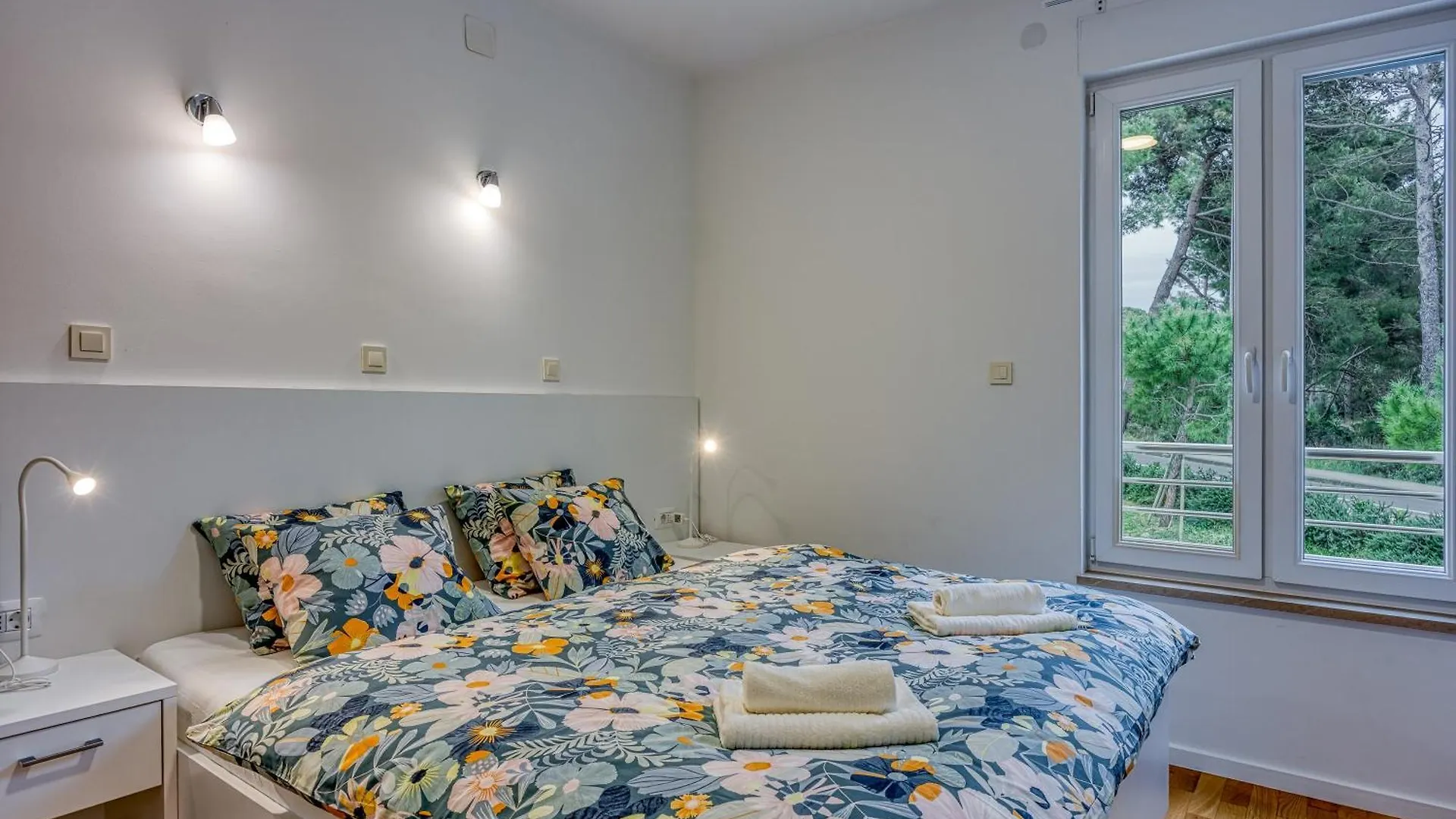 Cikat Bay Modern Apartment - Happy Rentals Mali Lošinj