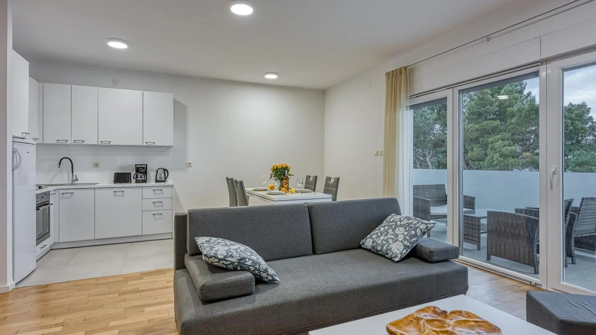 Cikat Bay Modern Apartment - Happy Rentals Mali Lošinj